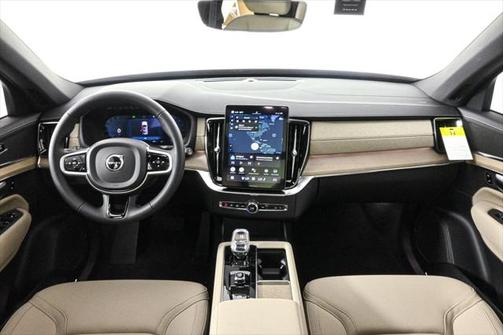2025 Volvo XC90 B6 Core