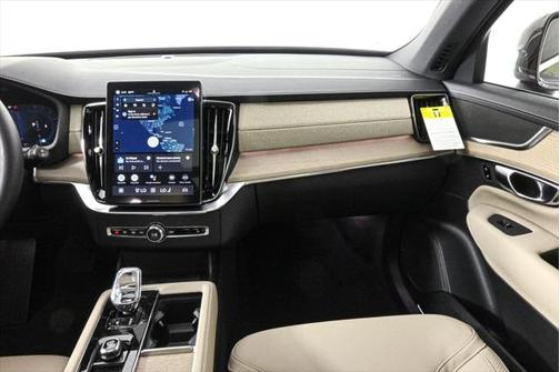 2025 Volvo XC90 B6 Core