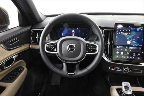 2025 Volvo XC90 B6 Core