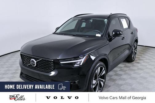 Onyx Black Metallic 2023 Volvo XC40 B4 Plus Dark Theme