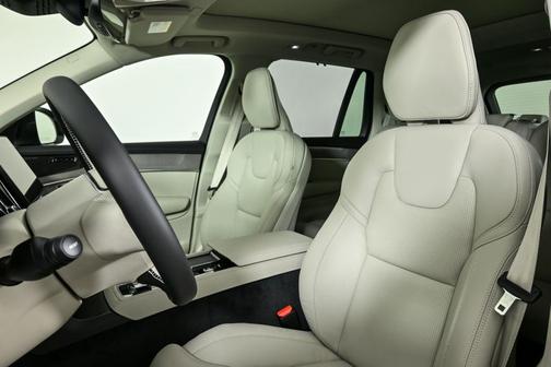 2026 Volvo XC90 B6 Ultra Dark Theme 7-Seater