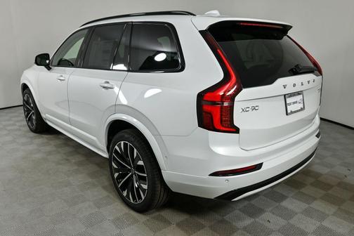 2026 Volvo XC90 B6 Ultra Dark Theme 7-Seater
