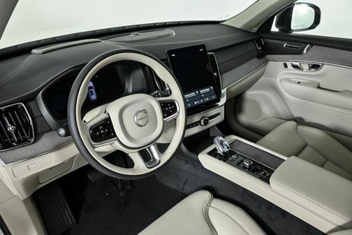 2026 Volvo XC90 B6 Ultra Dark Theme 7-Seater