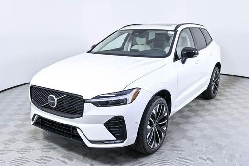 Crystal White Metallic 2026 Volvo XC60 B5 Ultra