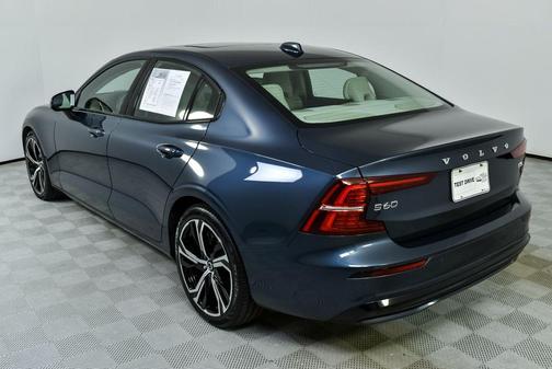2023 Volvo S60 B5 Core Dark Theme