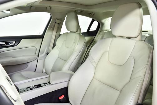 2023 Volvo S60 B5 Core Dark Theme