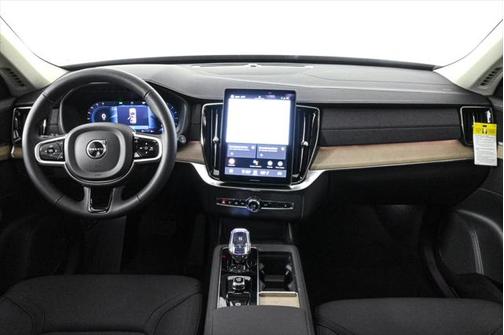 2025 Volvo XC90 B5 Core