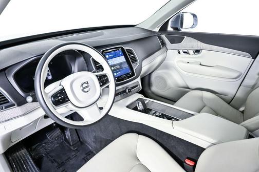2023 Volvo XC90 B6 Core