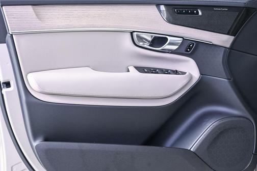 2026 Volvo XC90 Plus, B6 AWD Gas (mild hybrid), Gasoline, Bright, 7 Seats