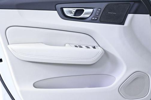 Crystal White Metallic 2026 Volvo XC60 Plug-In Hybrid Ultra, T8 AWD Electric/Gasoline, Dark