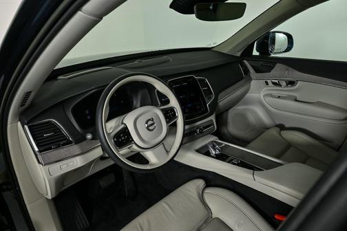 2023 Volvo XC90 Recharge Plug-In Hybrid T8 Ultimate 6-Seater