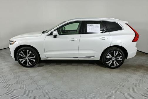 2023 Volvo XC60 B5 Plus Bright Theme