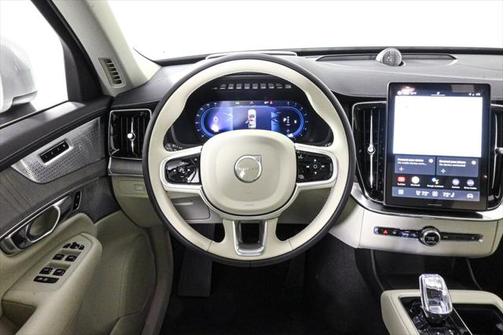 2025 Volvo XC90 B6 Ultra