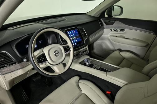 2024 Volvo XC90 Recharge Plug-In Hybrid T8 Ultimate Bright Theme 7-Seater