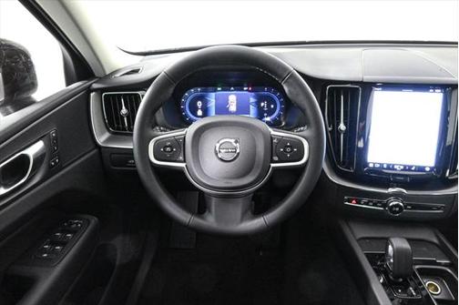 2025 Volvo XC60 B5 Core
