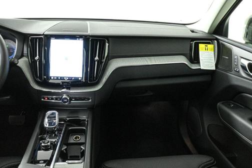 2025 Volvo XC60 Plug-In Hybrid T8 Ultra