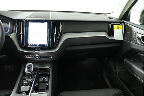 2025 Volvo XC60 Plug-In Hybrid T8 Ultra