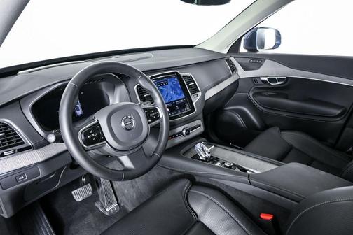 Denim Blue Metallic 2023 Volvo XC90 B6 Ultimate 6-Seater