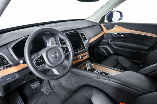 Denim Blue Metallic 2023 Volvo XC90 B5 Plus