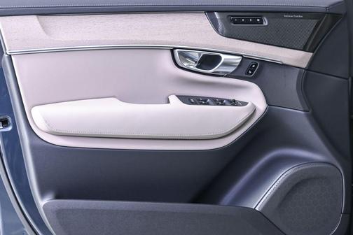 2026 Volvo XC90 B6 Plus 6-Seater