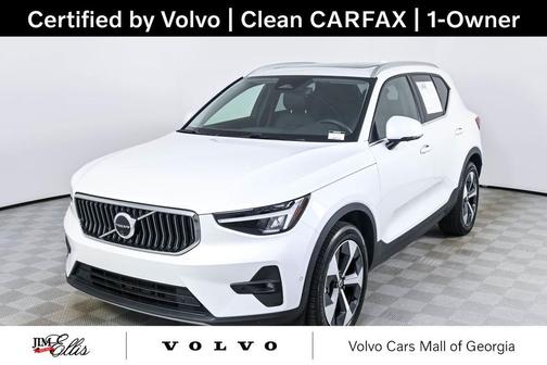 Crystal White Pearl 2025 Volvo XC40 B5 Plus Bright Theme