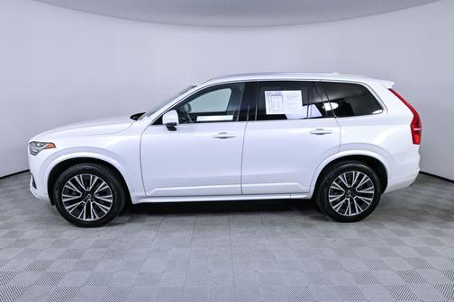 2020 Volvo XC90 T6 Momentum