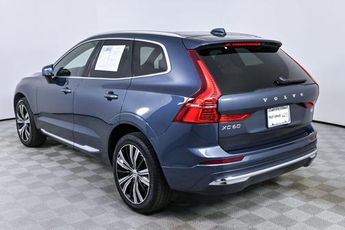 Denim Blue Metallic 2022 Volvo XC60 B5 Inscription