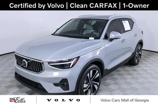 2025 Volvo XC40 B5 Plus Bright Theme