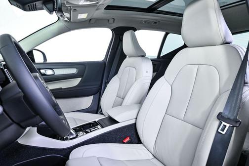 2026 Volvo XC60 B5 Ultra