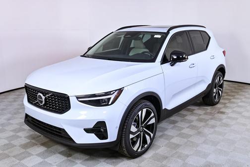 2026 Volvo XC60 B5 Ultra