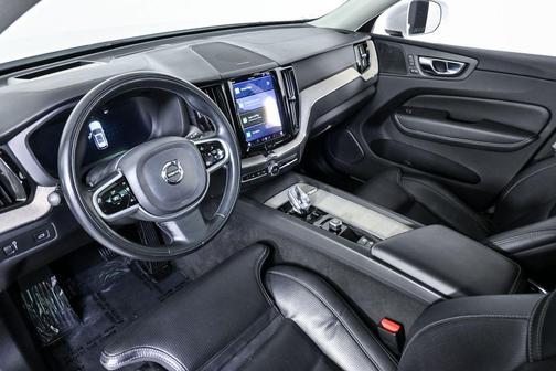 2022 Volvo XC60 B5 Inscription