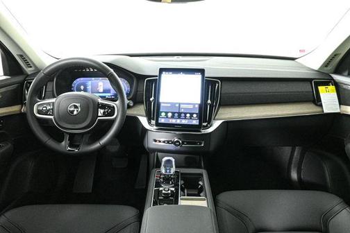 2025 Volvo XC90 B5 Plus 7-Seater
