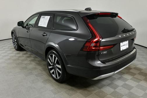 2024 Volvo V90 Cross Country B6 Ultimate