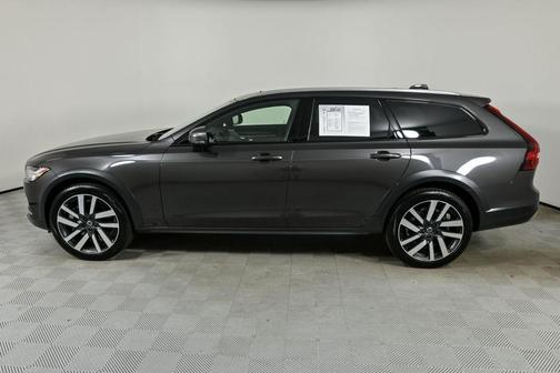 2024 Volvo V90 Cross Country B6 Ultimate