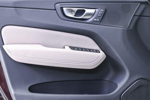 2026 Volvo XC60 B5 Core