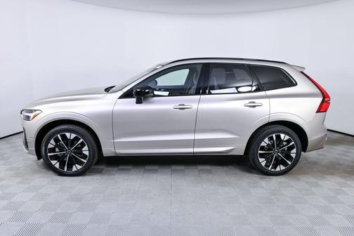 Bright Dusk Metallic 2026 Volvo XC60 B5 Plus