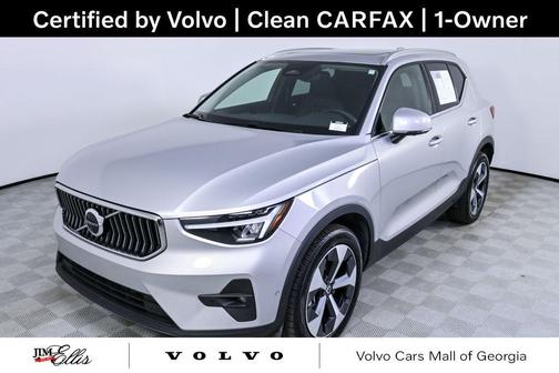 2025 Volvo XC40 B5 Plus Bright Theme