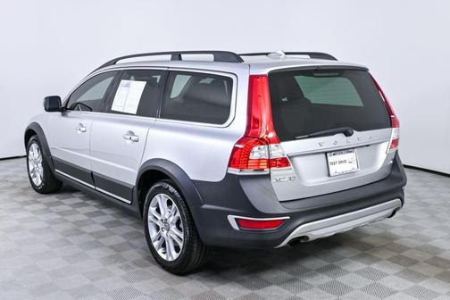 Bright Silver Metallic 2016 Volvo XC70 T5 Premier