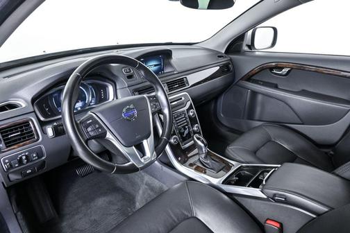 Bright Silver Metallic 2016 Volvo XC70 T5 Premier