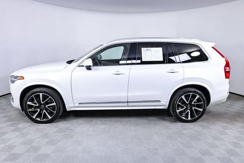 2024 Volvo XC90 B5 Plus Bright Theme