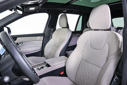 2025 Volvo XC90 B5 Plus 7-Seater