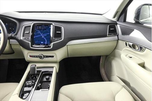 2024 Volvo XC90 B5 Core Bright Theme