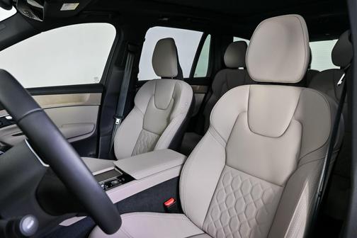 2026 Volvo XC90 Plug-In Hybrid T8 Plus 6-Seater