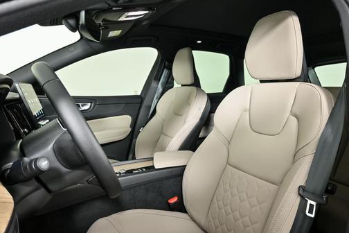 2026 Volvo XC60 B5 Core