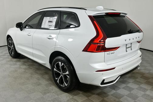 2026 Volvo XC60 B5 Core