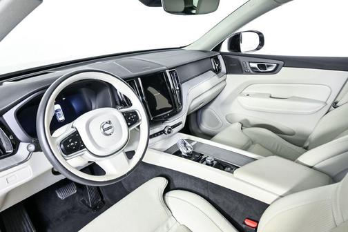 Bright Dusk Metallic 2024 Volvo XC60 B5 Ultimate Dark Theme