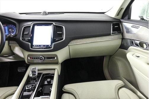 2023 Volvo XC90 B6 Ultimate 6-Seater
