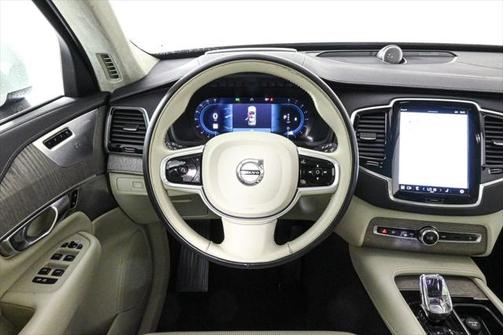 2023 Volvo XC90 B6 Ultimate 6-Seater