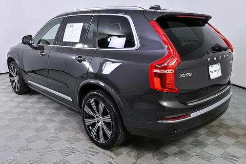 2024 Volvo XC90 B6 Plus Bright Theme 6-Seater