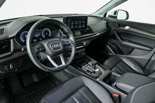 2022 Audi Q5 45 S line Premium Plus